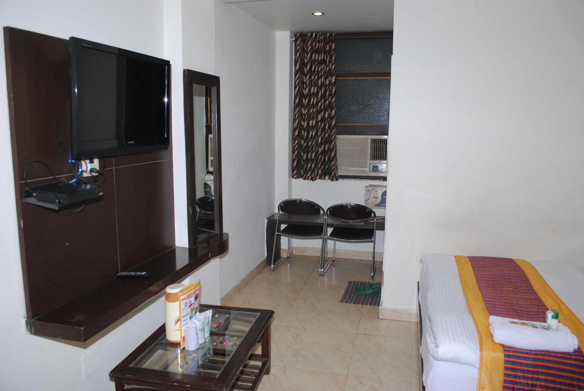 Hotel Seven Seas Inn New Delhi Extérieur photo