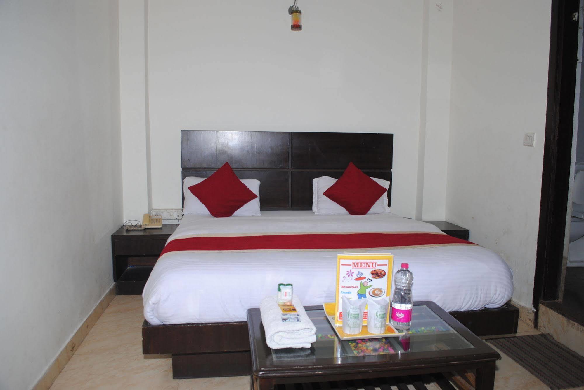 Hotel Seven Seas Inn New Delhi Extérieur photo