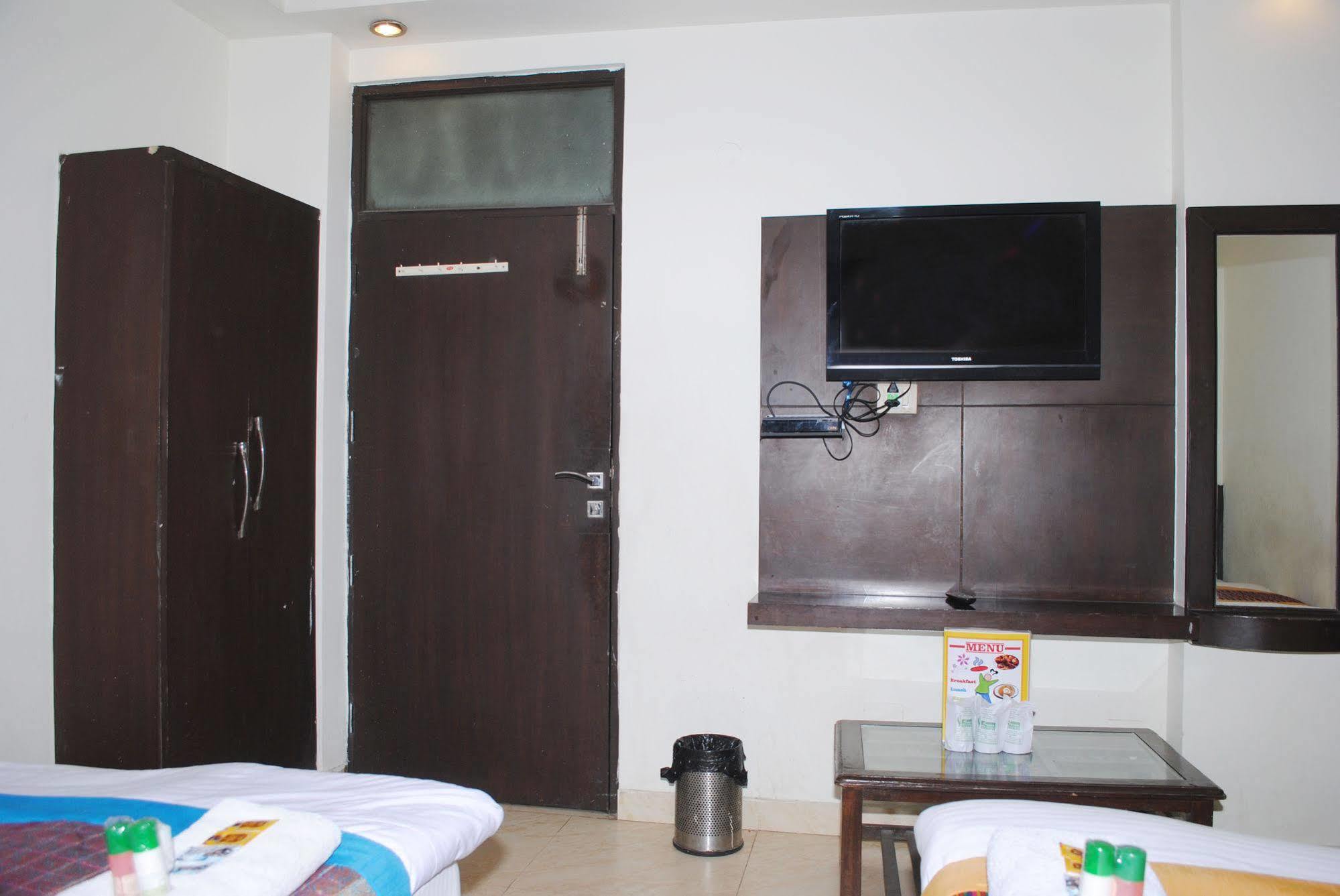 Hotel Seven Seas Inn New Delhi Extérieur photo